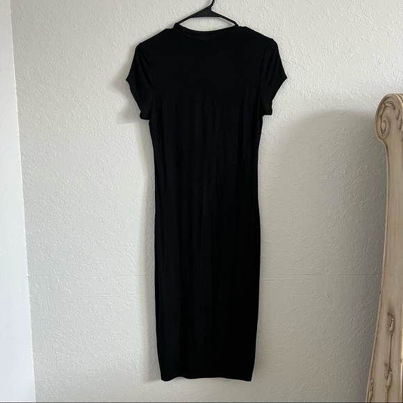 Simple black dress - Picture 2 of 3